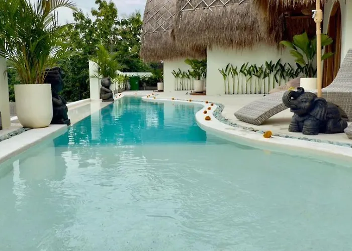 Ayu Padang 02 Villa Uluwatu (Bali)